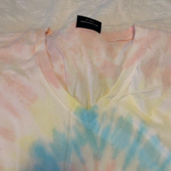 Spirit Jersey Women’s 2X long sleeve TShirt V Neck Tye Dye yellow Pink Blue NWOT - Picture 9 of 11